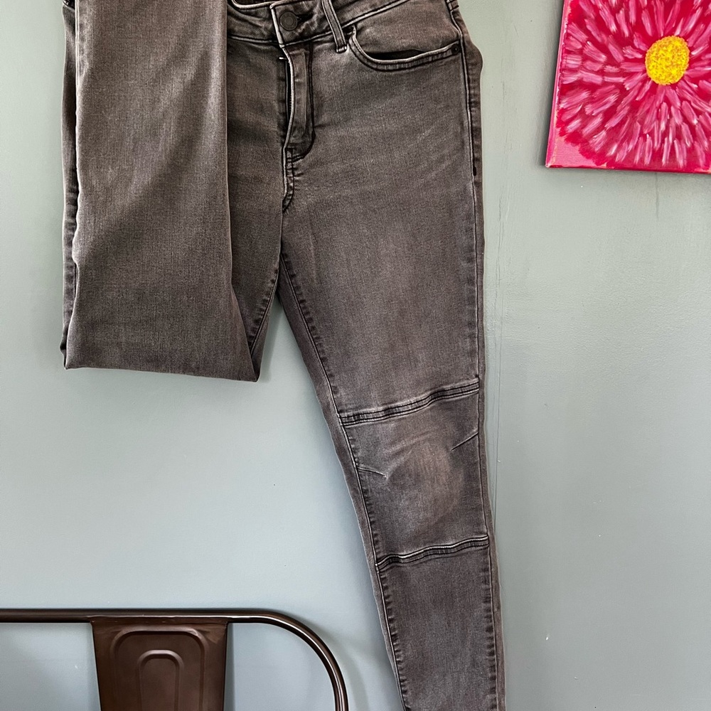 Old Navy•Rockstar midrise•grey jeans•motorcycle style•size 8•skinny jeans 👖